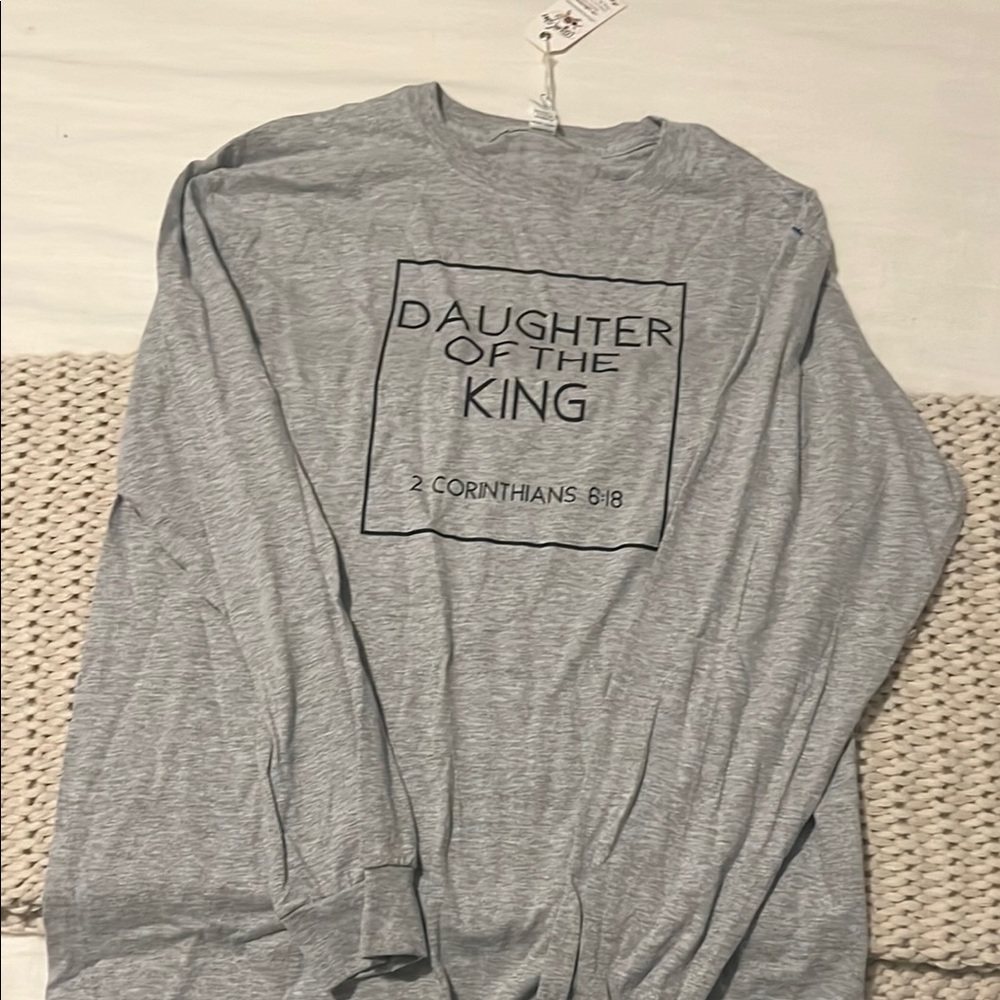 Gray 'Daughter of the King' Women’s Long Sleeve Shirt
